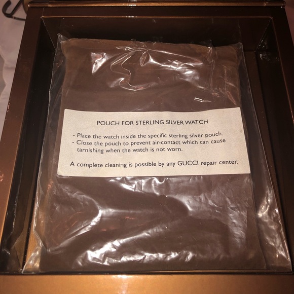 GUCCI Chiodo SOLID SILVER Ladies Watch YA123501 - Picture 4 of 8